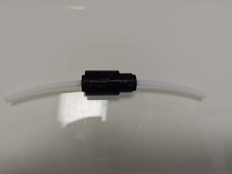 磁吸料管连接器