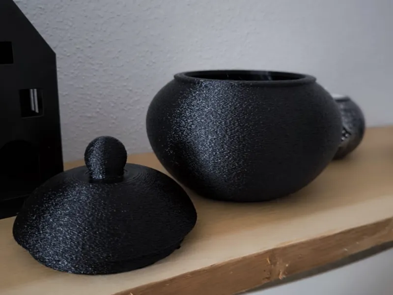 Vase mit Deckel