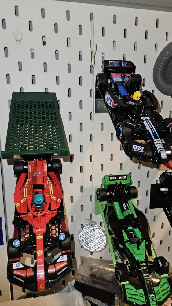 Skadis display shelf for Formula 1 mod. - Free 3D Print Model - MakerWorld