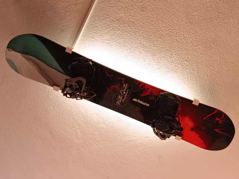 Snowboardhalterung decke