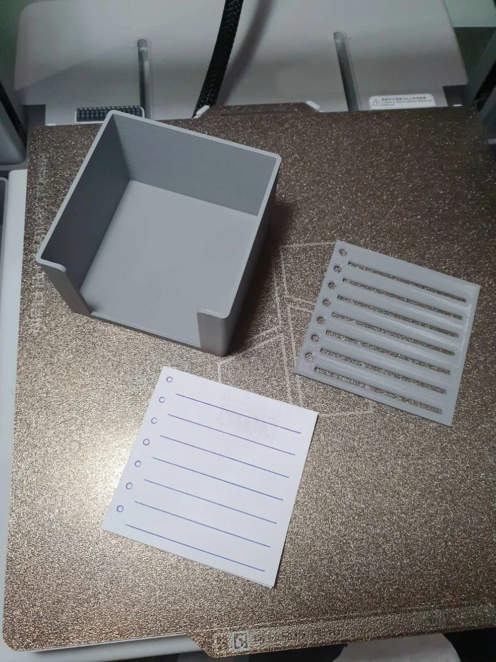 Sticky note container with a template tile by BorisUrskin - MakerWorld