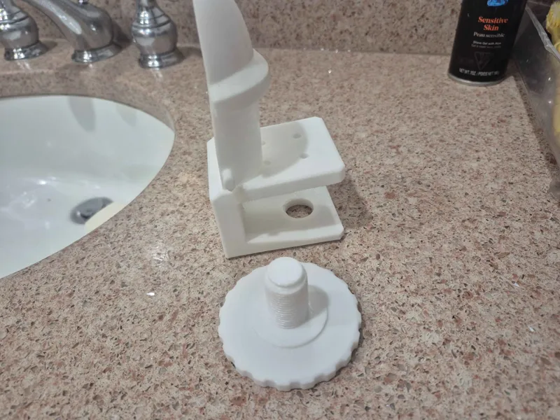 Universal Toilet Pee Guard - Protection Attachmwnt