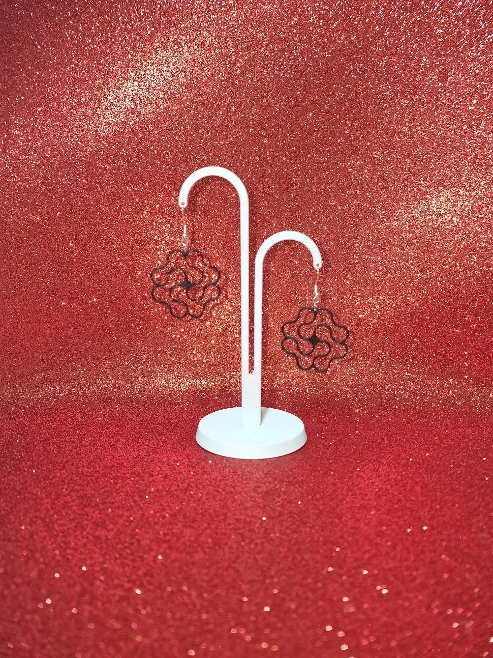 Sinuous lines earrings view 3