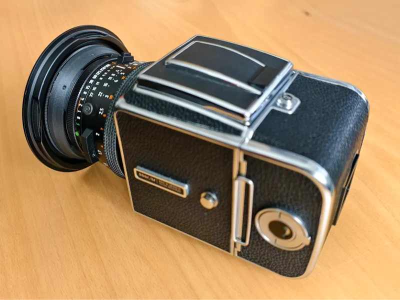 Hasselblad B60 to 77mm Step-Up Ring (V-System)