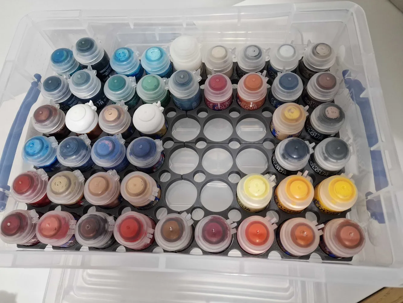 Feldherr Supports de peinture + plateaux à jetons compatibles avec les boîtes Really Useful de 4 L – 56 pots de peinture Citadel (12 ml) + matériel de jeu, couleur