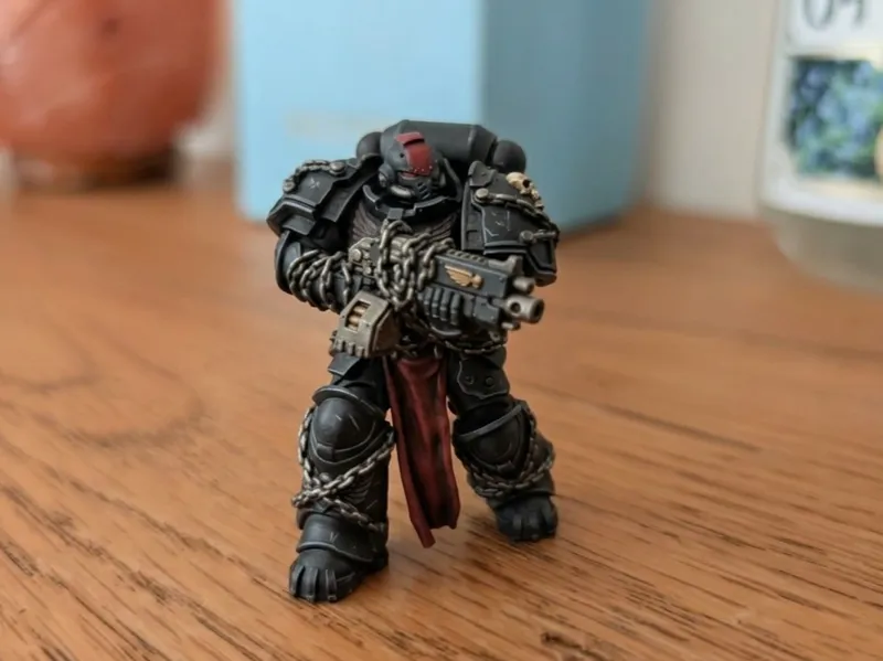 Soldier devoted to the "chain"