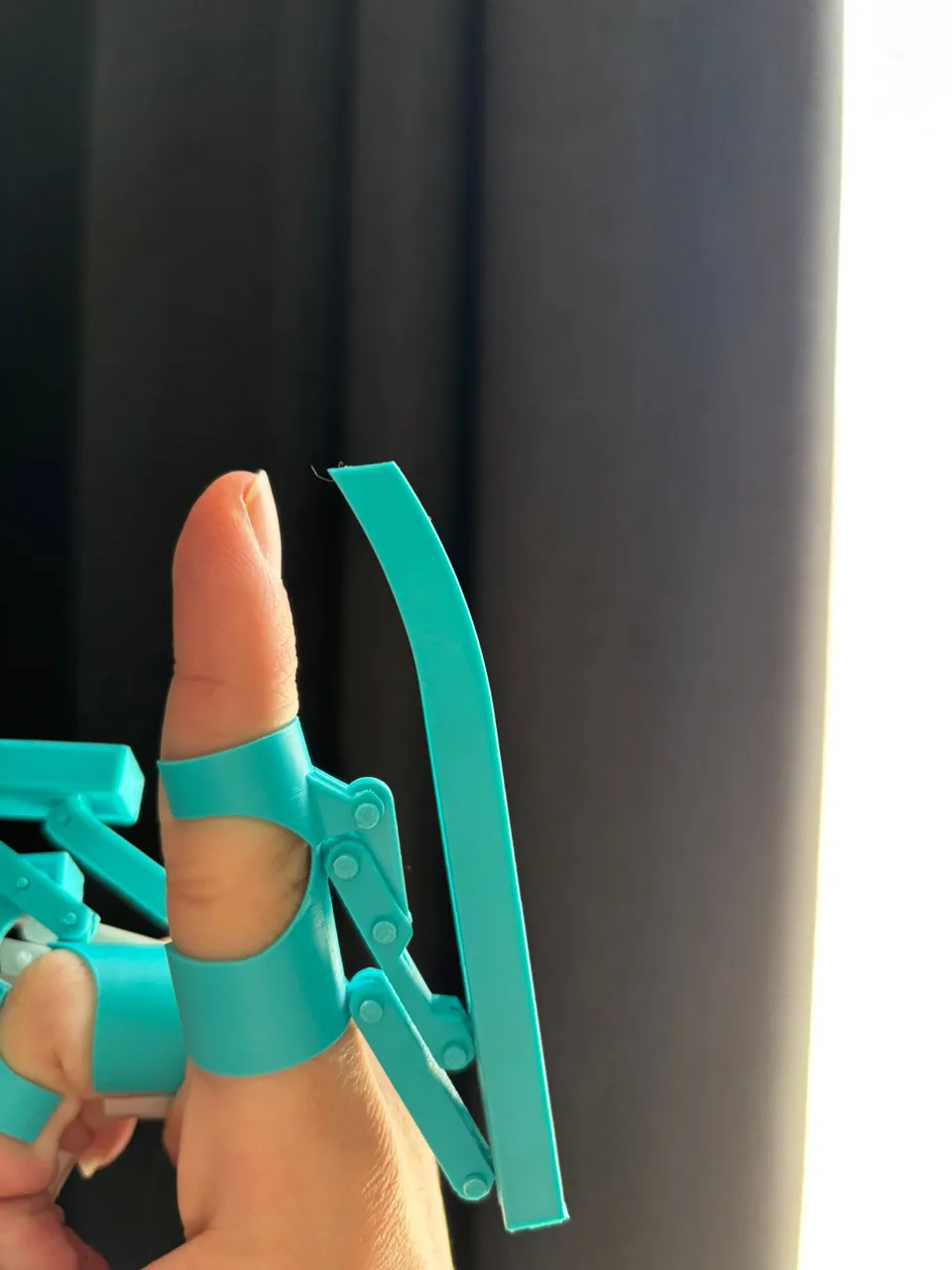 Wolverine Claws Retractable view 3