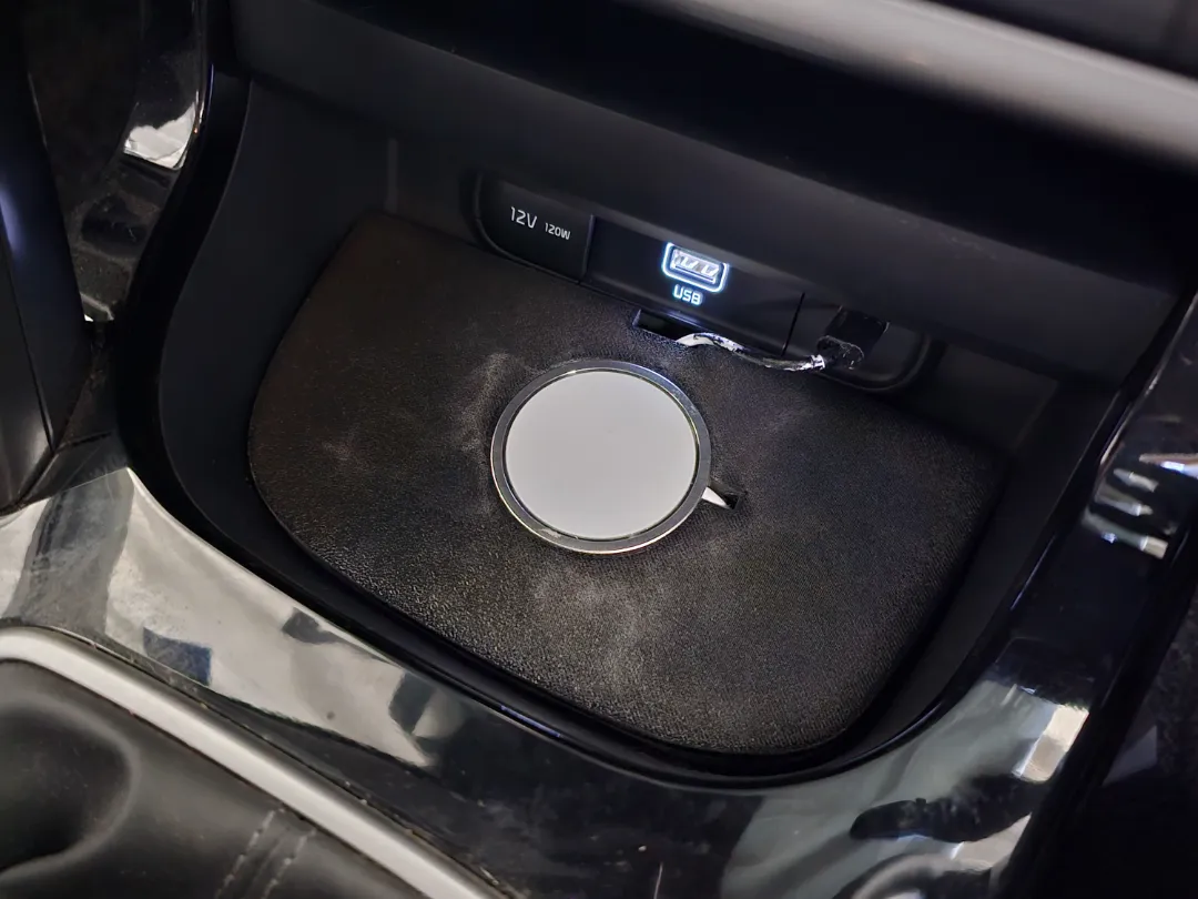 Compartiment chargeur sans fil pour Kia Seltos