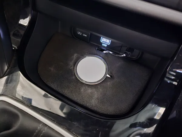 Compartiment chargeur sans fil pour Kia Seltos