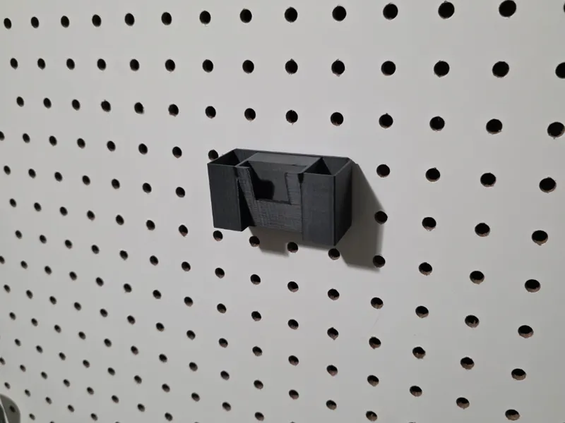 Scraper Angled Holder+ for Pegboard