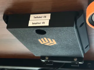 Untertisch Dockingstation für 3,5" Festplatten