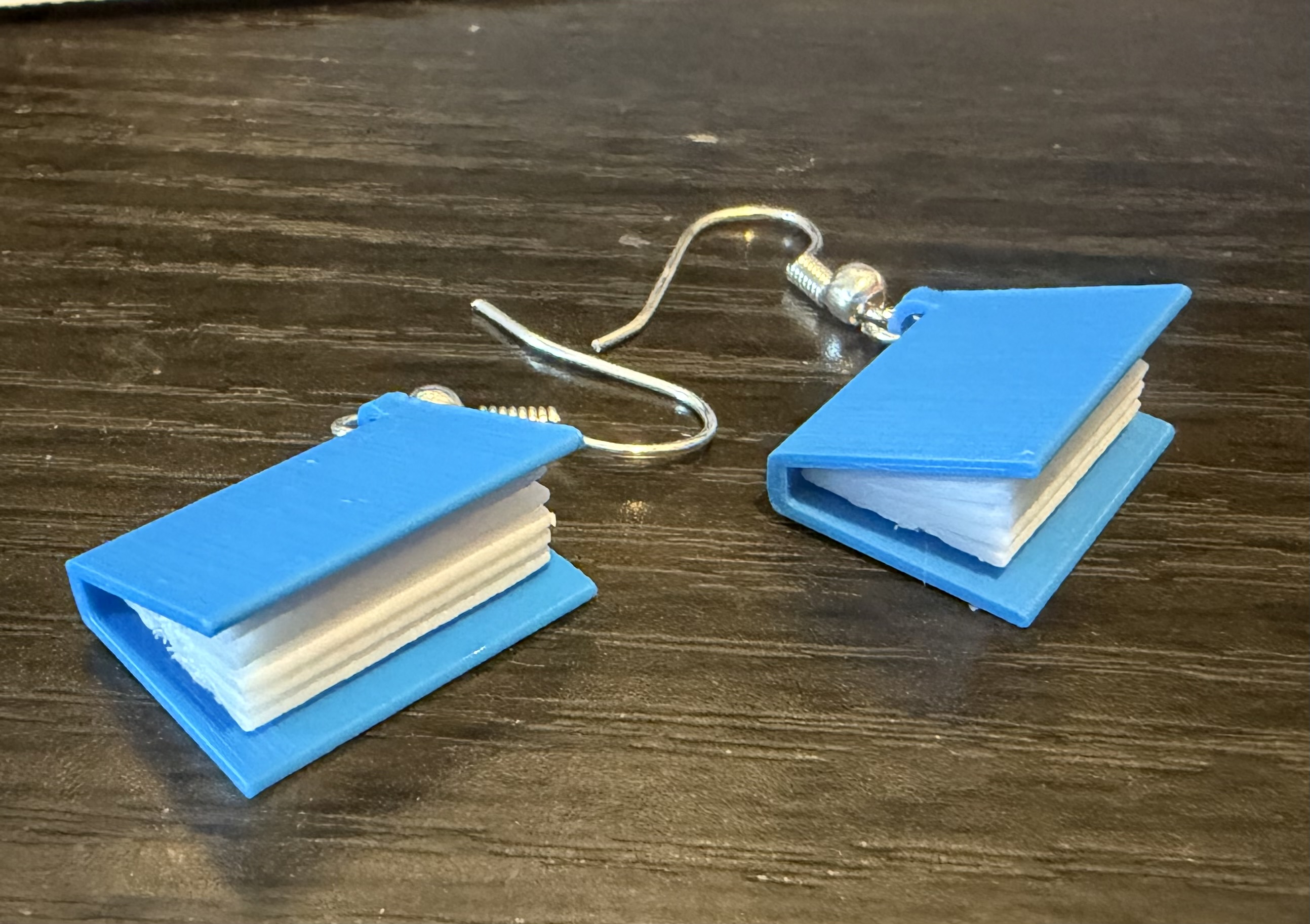 Miniatura 4 do modelo 3D Book Earrings