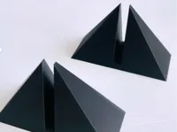 Support pyramidal pour cartes électroniques — photo 1