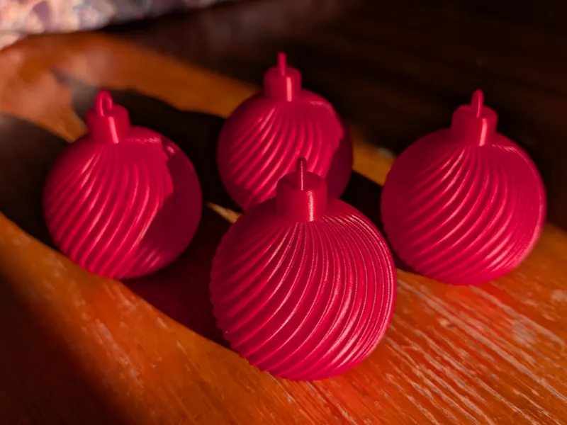 4 Bauble Set
