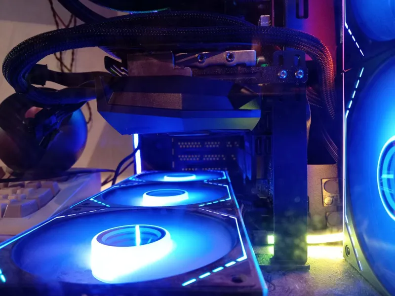 Simple GPU holder