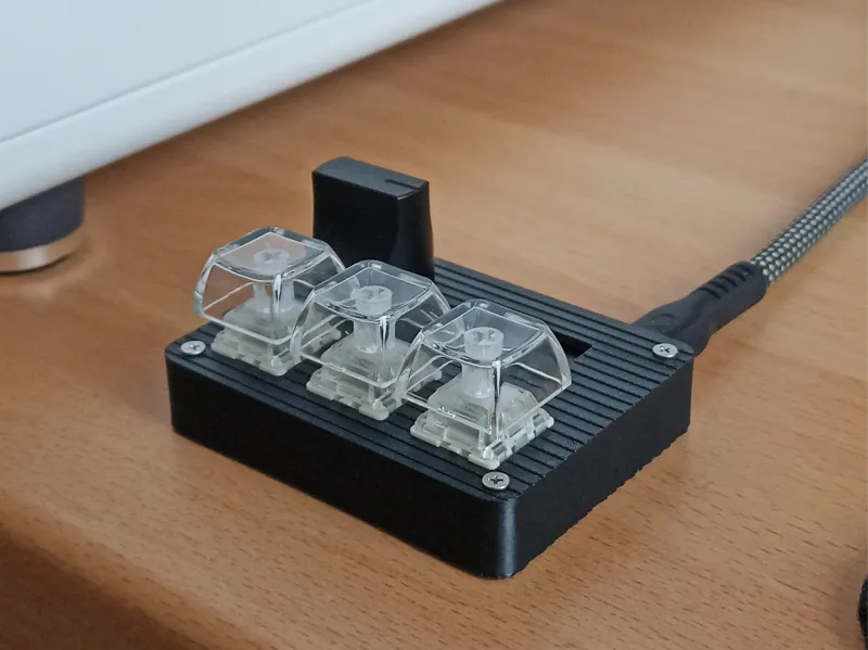 SayoDevice O3C case with an interesting pattern