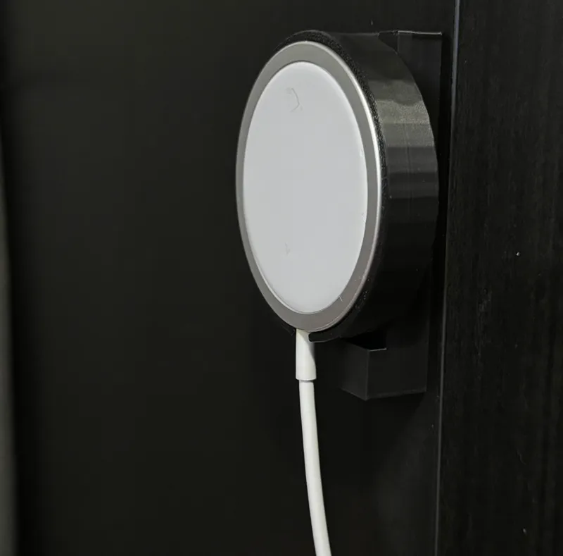 Magsafe removable wall mount