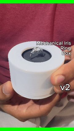 Mechanical Iris Ring Box V2