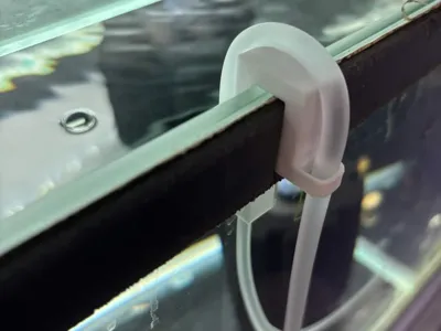 Airline Pipe Holder for drip acclamation