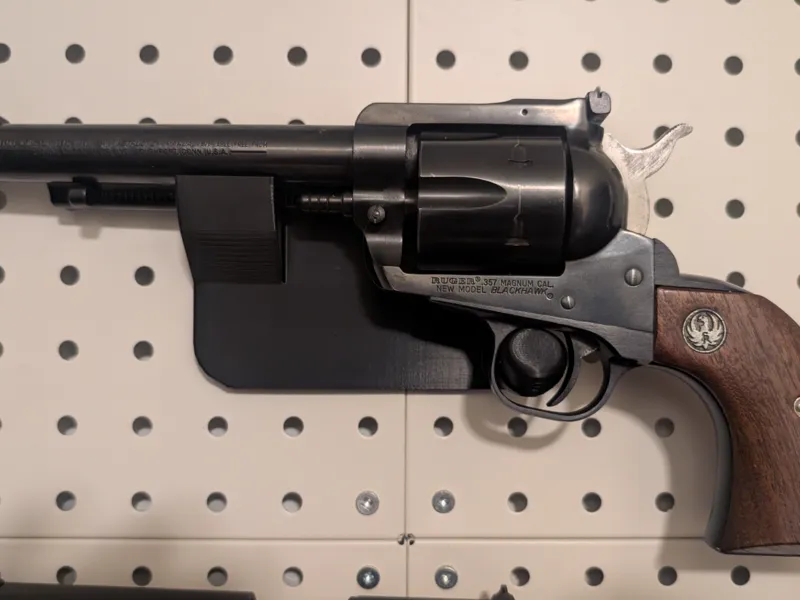 Revolver pegboard mount