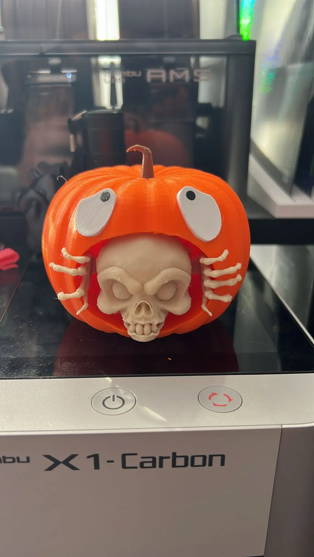 Pumpkin Facehugger - Free 3D Print Model - MakerWorld