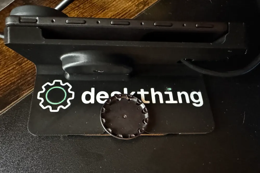 DeskThing Stand - Free 3D Print Model - MakerWorld