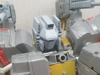 Head of Combiner of SS86 Dinobots
