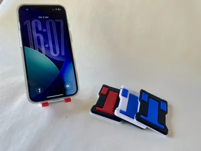 Foldable phone stand