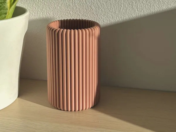 Pot à crayons strié