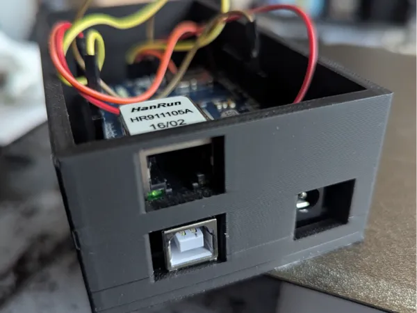 Boîtier Arduino Uno R3 avec capteur ultrasonique