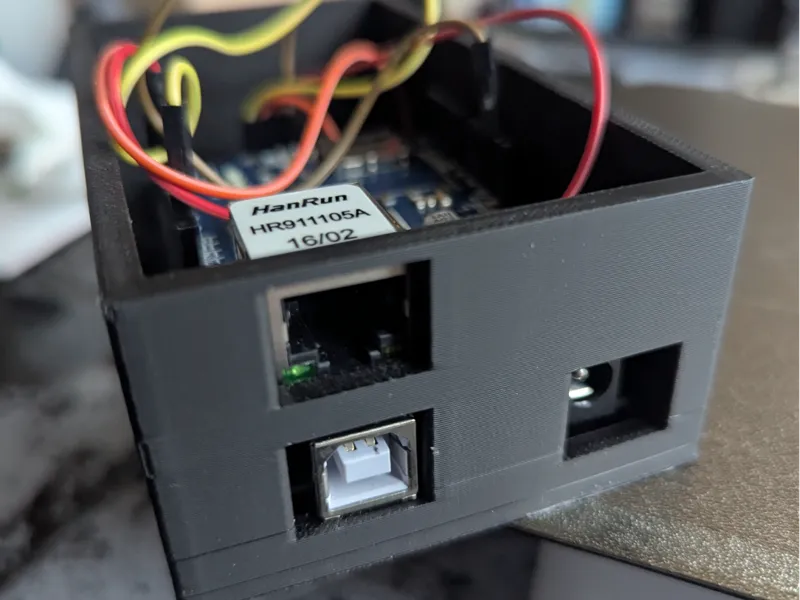 Arduino UNO R3 mit Netzwerkmodul und Ultraschall