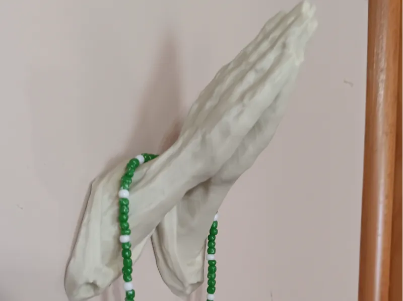 Wall Hanger Praying Hands Rosary