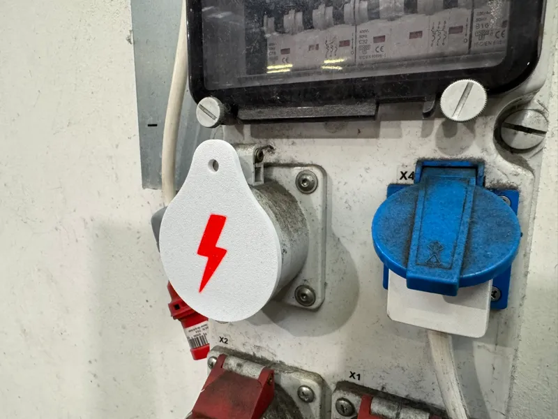16A socket cover
