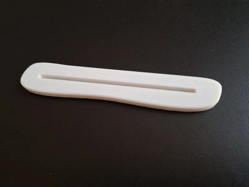 Squeezy slim - the toothpaste squeezer