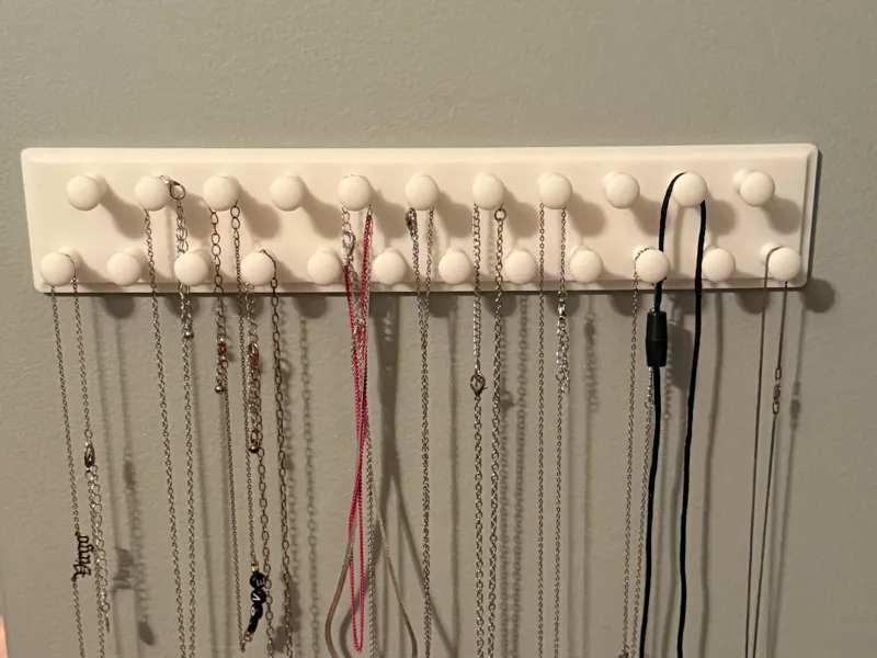 Necklace holder