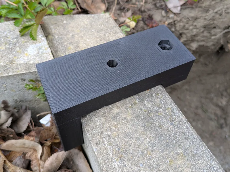 Curbstone Alignment Bracket for Concrete Formwork