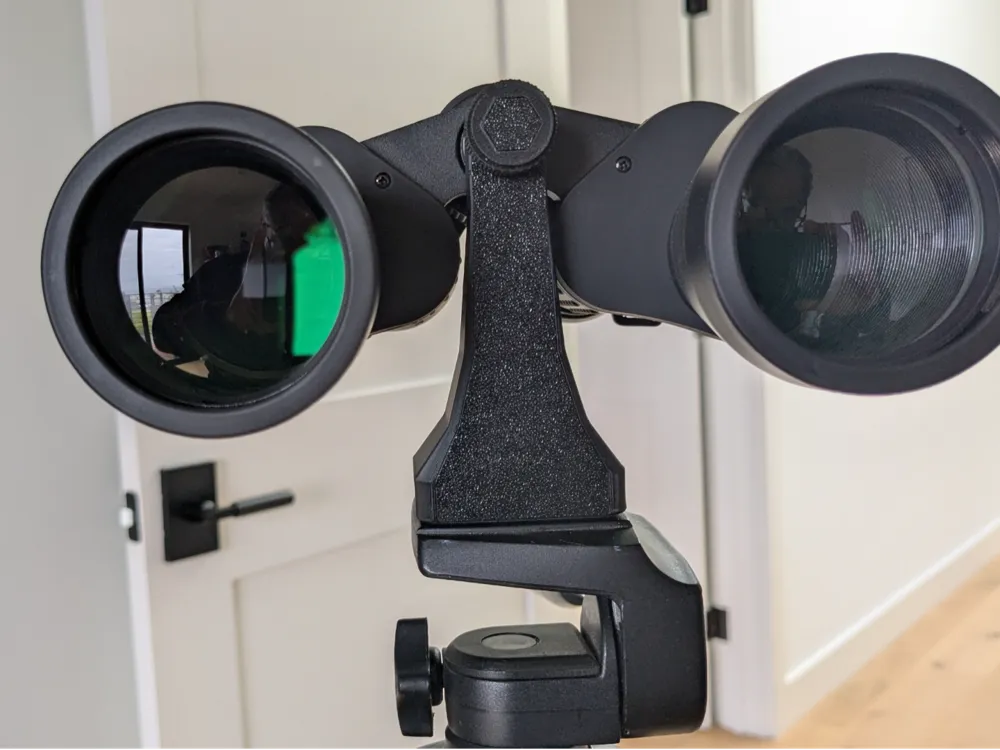 Soporte: Binoculars tripod mount. Referencia del modelo original.