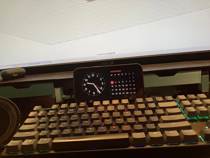 Keychron K8 phone mount