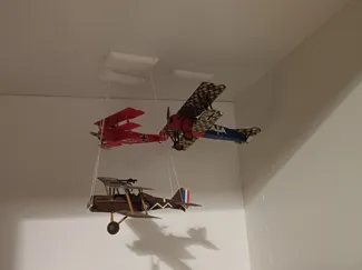 Easy to install model airplane ceiling hanger