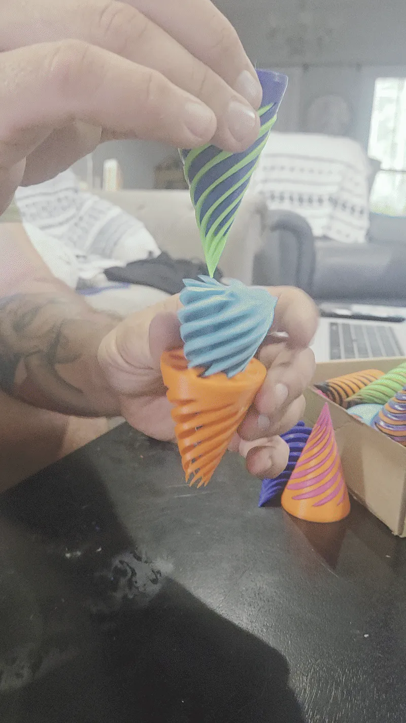 Fidget cône passthrough