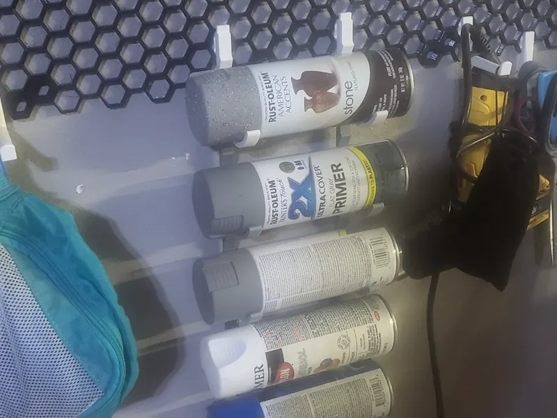 Efficient and modular HSW spray bottle holder