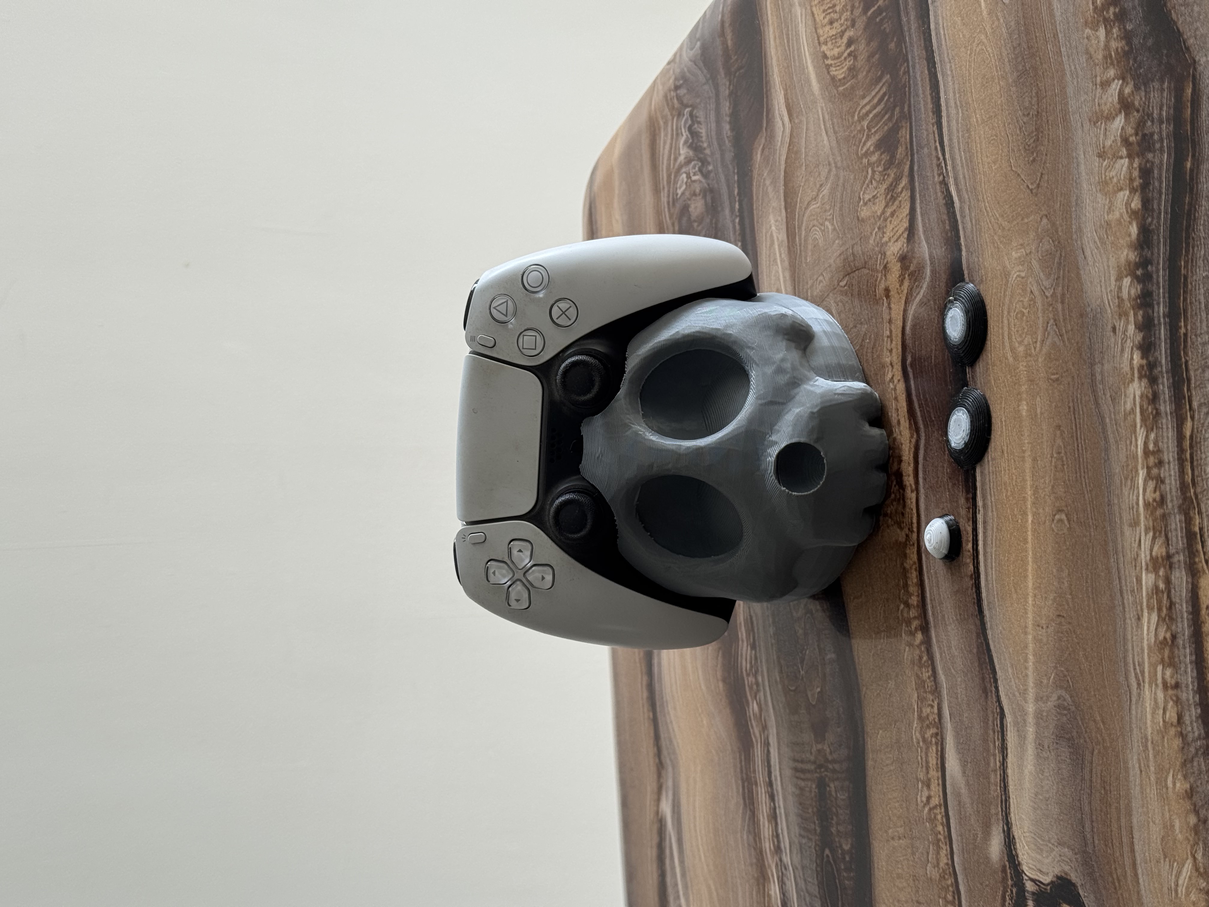Miniatura 1 do modelo 3D Dogskull PS5 Controller Stand