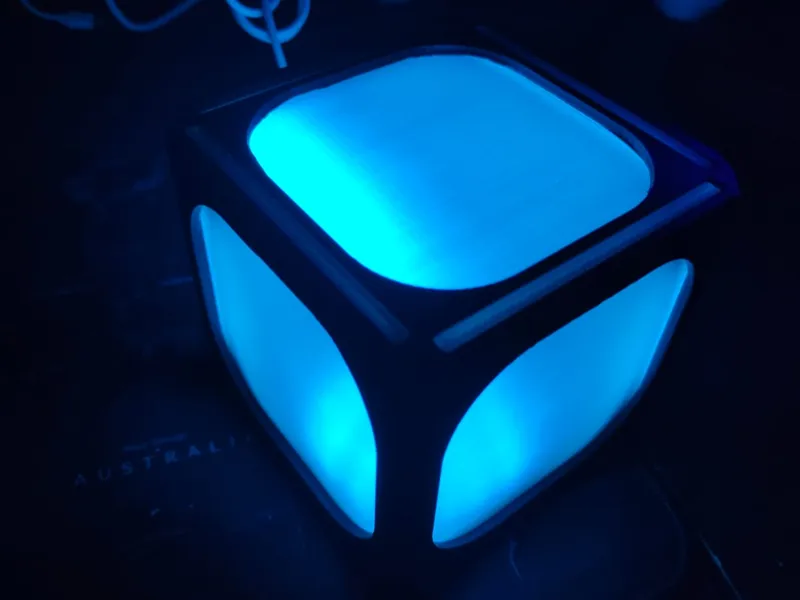 Modular swappable panel Cube Lamp 