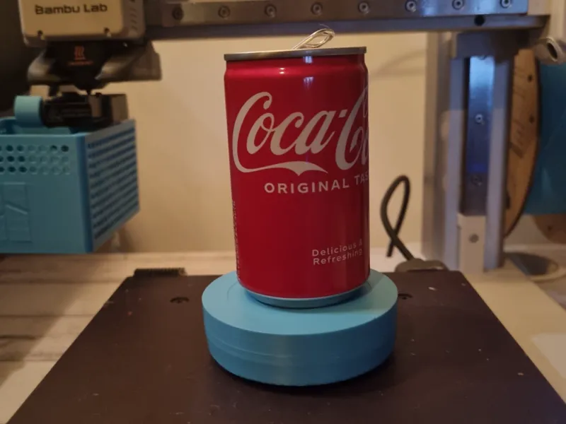Magic levitating base illusion