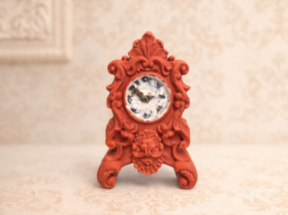 Victorian Mini Clock – Elegant Dollhouse Decor