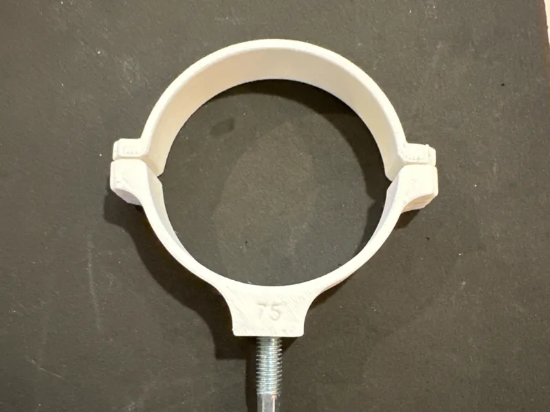 Rohrschelle 75 mm mit integrierten Muttern M4/M8