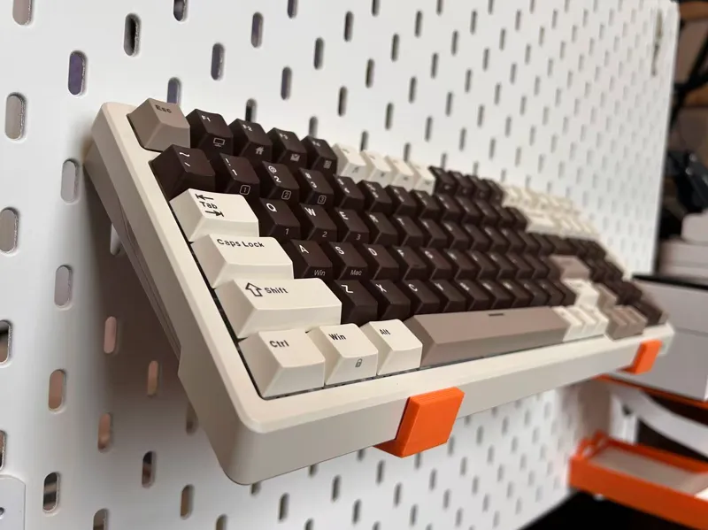 Keyboard holder for IKEA Skadis T-Clip system