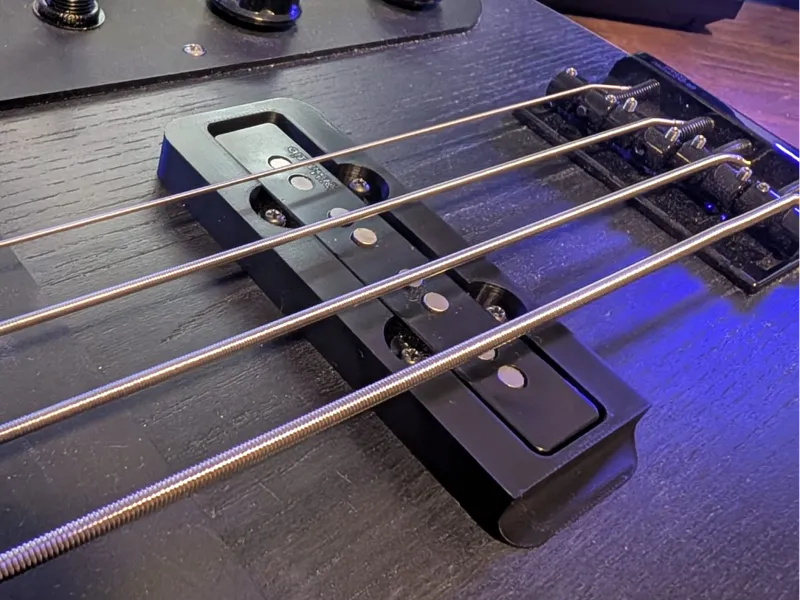 Jazz Bass Pickup Shroud