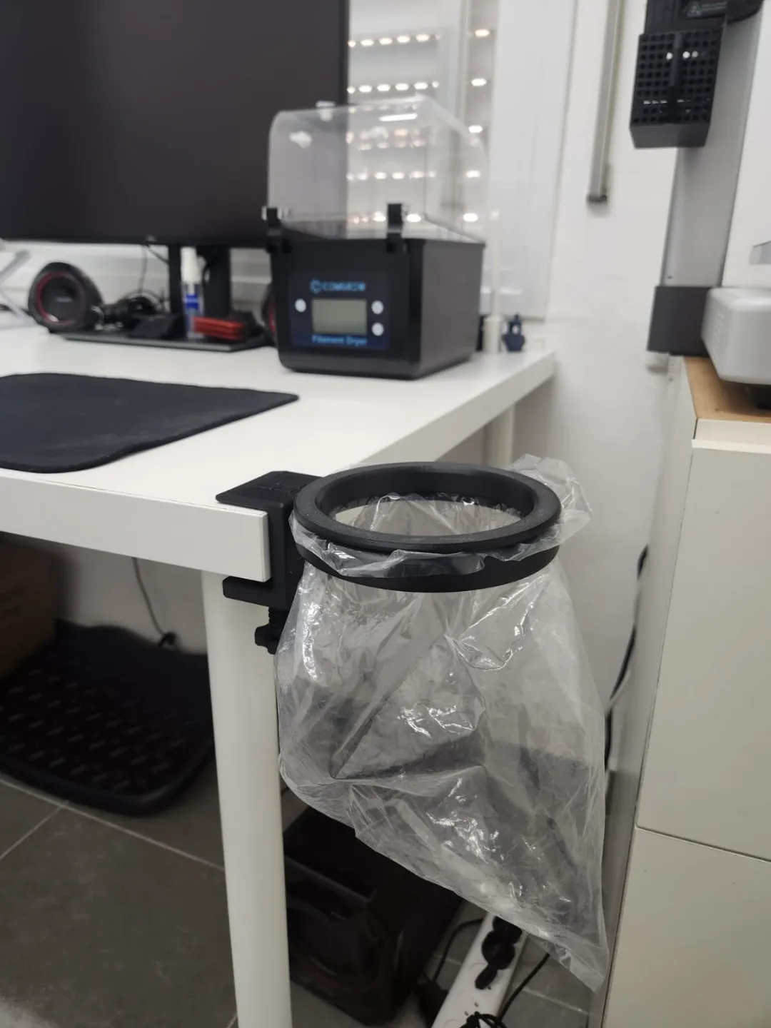 InfinityClamp - table trash Can v1-v3 is available view 3