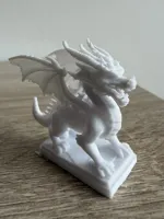 Statue de dragon en colère — photo 2